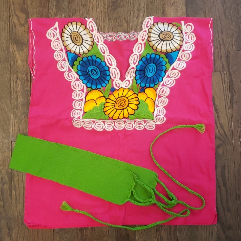 Traditional Mexican 🇲🇽 Blouse